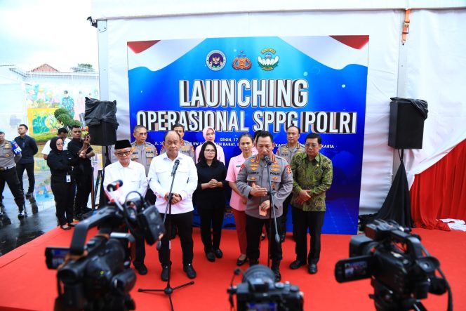 
					Kualitasnya Berstandar Tinggi, Kepala BGN Apresiasi Polri Bangun SPPG