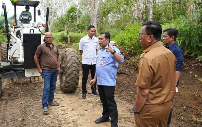 
					Tinjau Pembangunan Jembatan Darurat Koto Inuman- Sigaruntang, Ini Kata Bupati Kuansing