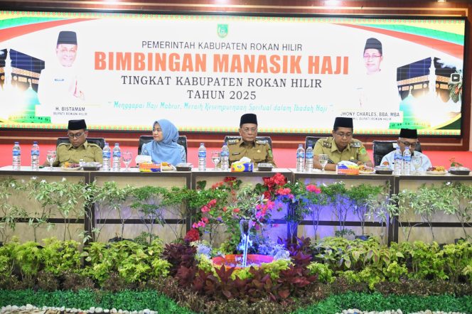 
					Bupati Rohil Buka Bimbingan Manasik Haji Tingkat Kabupaten Tahun 2025