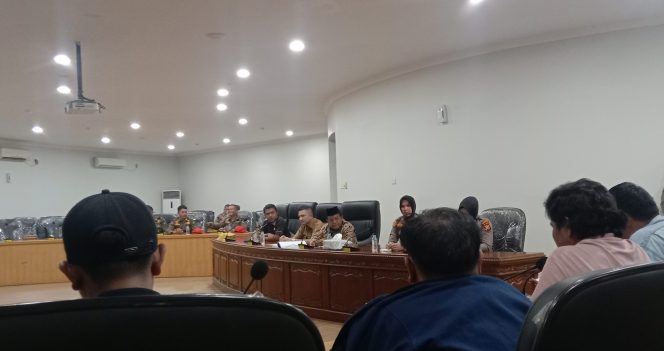 
					Formasi-KPM Lakukan Aksi di DPRD Kampar, Desak Oknum P Dipecat, Ini Tanggapan Ketua Badan Kehormatan