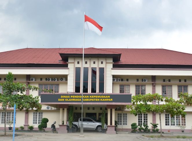 
					Dinas Dikpora Fasilitasi Anak Putus Sekolah di SDN 022 Muara Mahat Untuk Masuk Paket A dan Larang Sekolah Pungut Biaya Buku