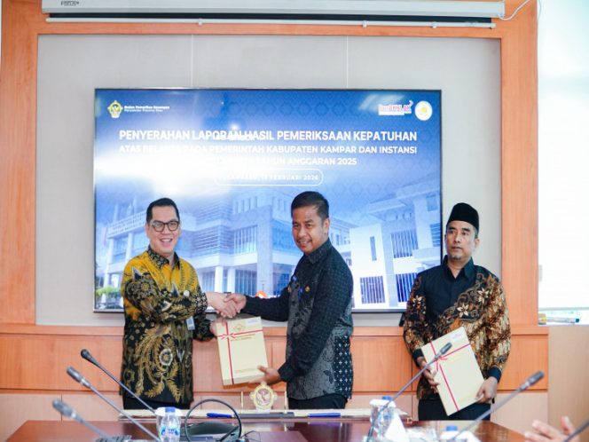 
					Serahkan Laporan Hasil Kepatuhan Atas Belanja Pemkab Kampar Tahun 2025 Kepada BPK Perwakilan Prov. Riau, Ini Kata Bupati Ahmad Yuzar
