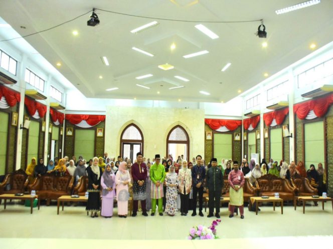 
					Wakil Bupati Kampar Buka Kegiatan Edukasi dan Literasi Keuangan dan Business Matching Kepada Pelaku UMKM