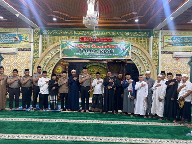 
					Safari Ramadhan Polda Riau di Kampar: Memperkuat Silaturahmi dan Komitmen Polri Melindungi Masyarakat