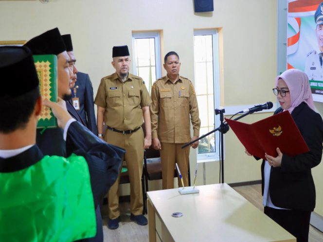 
					Lantik dan Ambil Sumpah Dua Pejabat Administrator di Lingkungan Pemerintah Kabupaten Kampar, Ini Kata Wabup