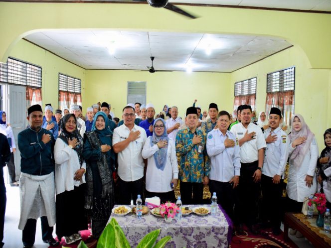 
					Wakil Bupati Hadiri Launching Pemakaian FP/TV Pintar Digital dan Terima Bangunan di SKB Kampar Kecamatan Salo