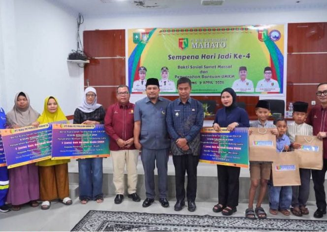 
					Bupati Kampar Ahmad Yuzar Salurkan Bantuan UMKM dan Bakti Sosial di Tapung