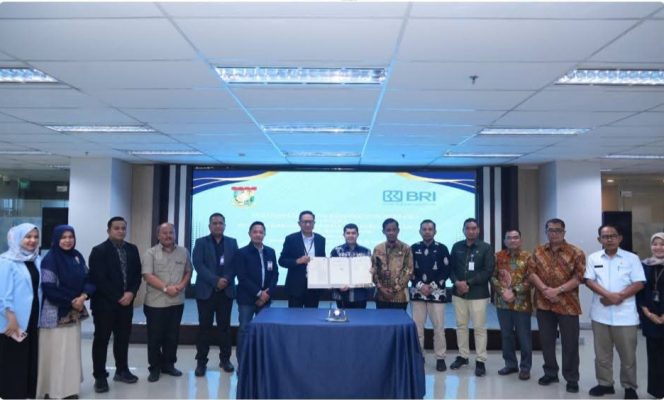 
					Bupati Lakukan Penandatanganan Kesepakatan Layanan Jasa Perbankan Antara Pemkab Kampar dan BRI