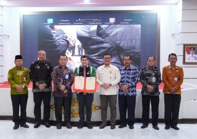 
					Kampar Raih Penghargaan Kinerja Terbaik Pengelolaan DAK Non-Fisik BOK POM 2025